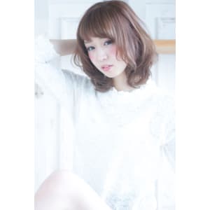 ひし形フォルムで大人可愛いふんわりボブ