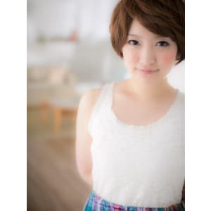 斜め前髪で小顔効果★透明感ショートb