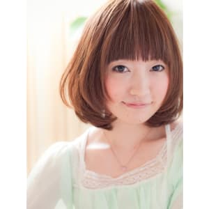 小顔効果も嬉しい!厚めバングのナチュ可愛ボブ