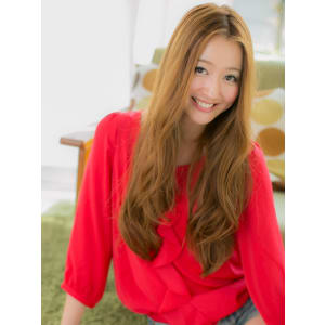 センターパートで大人女子なゆるカールロングb
