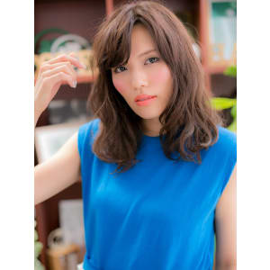 流し前髪で大人レディ抜け感セミディa