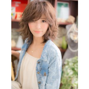絶妙なふわボサ感《エフォートレスミディ》a