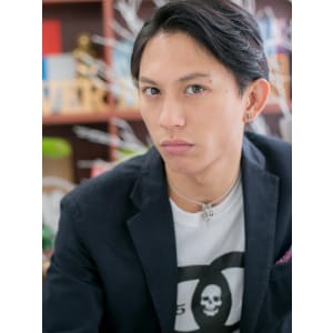 アップバング＆七三の《ウェットショート》a
