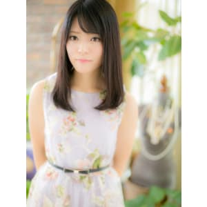 シースルーバングのシルキーストレートb