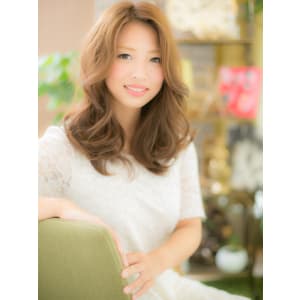 大きめカールが可愛い☆甘すぎないロングb
