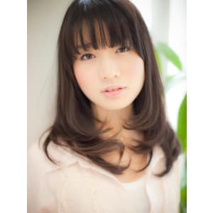 【黒髪・暗髪style】黒髪でも優しいナチュラルセミディ