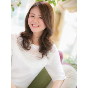 エッジのきいたミディアムカール