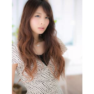 クールにもフェミニンにも大人の上質カール2