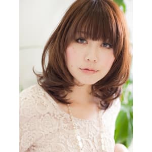重めシルエットで魅せるナチュラルセミディ2