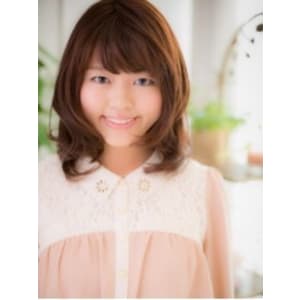 コロンとした毛先が可愛い、愛されミディアム