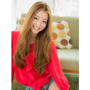 センターパートで大人女子なゆるカールロングb