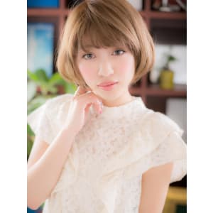 明るめカラーの艶感ふわっとボブa