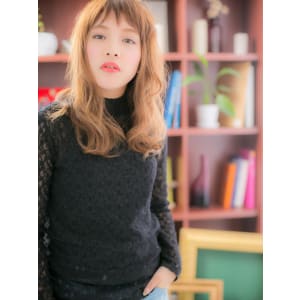 短めバングが新鮮！ラフウェーブｂ