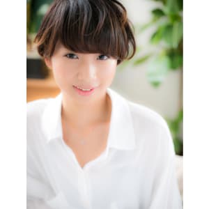 ゆるやかラインが魅力!アンニュイマッシュボブ2