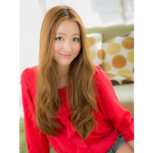 センターパートで大人女子なゆるカールロングb