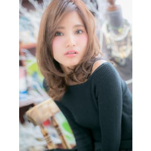 大人女子のこなれ感”エフォートレス”ミディa