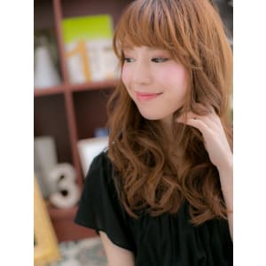 【横顔スタイル】女らしさとこなれムードロング