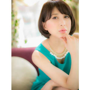 【ボブスタイル】耳かけもオシャレ♪フェミニン大人ボブ