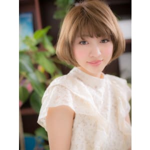 明るめカラーの艶感ふわっとボブｃ