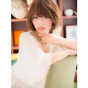 【ボブスタイル】”フワリ”とした抜け感スイングカールボブ