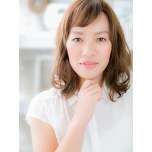 【ショートバングが愛らしい♪ゆるふわセミディ】