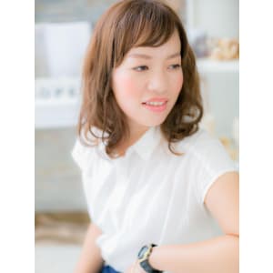 ショートバングが愛らしい♪ゆるふわセミディｂ