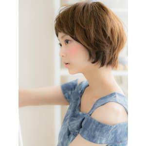 【横顔スタイル】小顔シルエットな、ふんわり無造作ショート