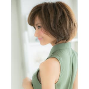 【横顔スタイル】大人かわいく、洗練された≪フェミニンボブ≫