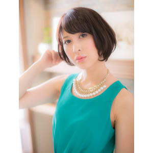 【ボブスタイル】耳かけもオシャレ♪フェミニン大人ボブ