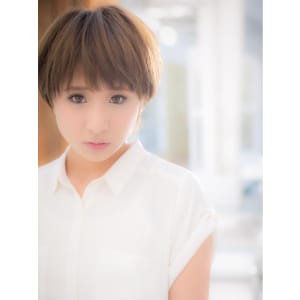 無造作感がオシャレな、ハイトーンショートｂ