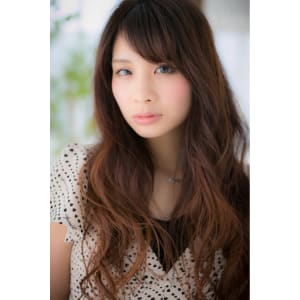 クールにもフェミニンにも…大人の上質カールa