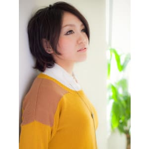 黒髪が映える、小顔ショート