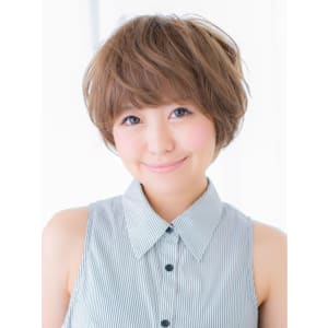 やわ♪ふわ♪目力も上げる、マッシュショートa