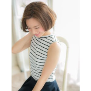 毛先のカールが上品！大人のハンサムボブa