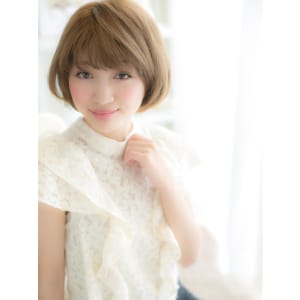明るめカラーの艶感ふわっ…とボブa