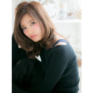 大人女子のこなれ感”エフォートレス”ミディb