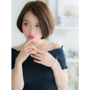 【旬なヌーディーカラーで大人なフレンチボブ】