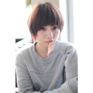 フェイスラインで小顔効果のあるショート【H-200】