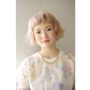 【透明感ＵＰ】やわらかホワイトベージュボブ
