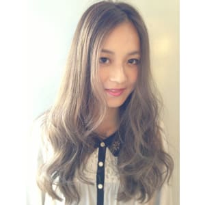 “外国人風　ロング　アッシュカラー　ハイ＆ローライト”