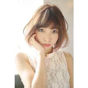 ”軽やかにゆれるアゴ下ボブ☆インナーカラーピンク　”