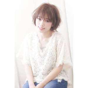 マッシュ風のゆるカジュ大人ショートボブ