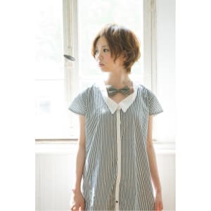 コケティッシュで大人かわいい耳かけボブ風マニッシュショート