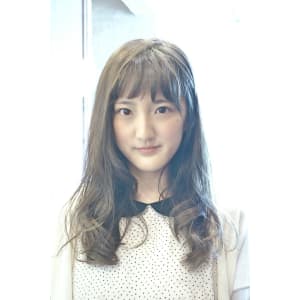 艶めくイノセントアッシュカラー