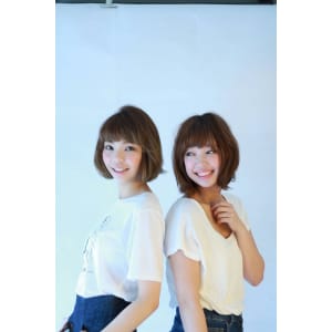 ベージュカラーで肌を綺麗に☆大人可愛く☆甘辛ナチュラルヘア☆