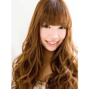重めバングが大人かわいいラブ＆グラマラスな甘辛クラシカル