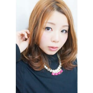 小顔に見えるひし形フォルムほつれウェービー甘辛フェミニンボブ