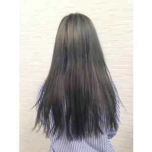 憧れのサラ艶美髪抜け感ストレートフェミニンロング