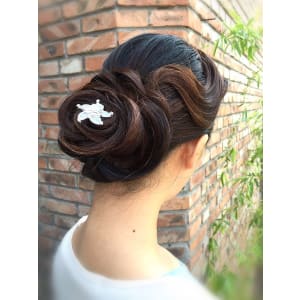 結婚式、二次会にピッタリ！!ウェービーねじりルーズアップ