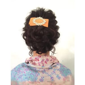 クラシカル＆グラマラスな結婚式 二次会ヘアアレンジ